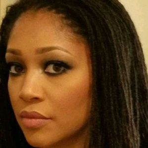 Meet your Posher, Tia